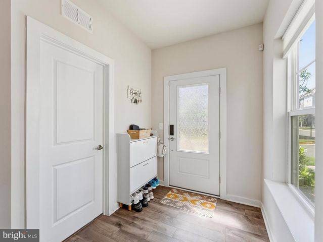 1784 HICKORY WOODS RD, Dumfries, VA 22026