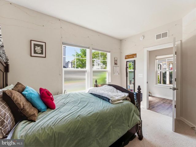 1784 HICKORY WOODS RD, Dumfries, VA 22026