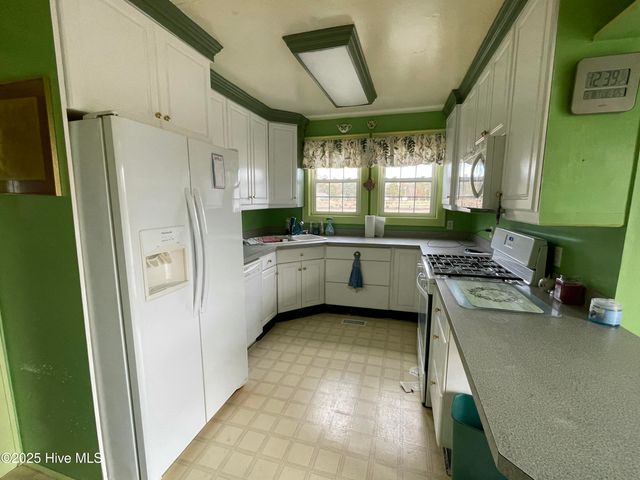 1670 Ocean Highway N, Hertford, NC 27944