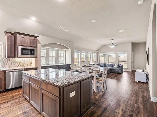 905 Sedona Street, Little Elm, TX 75068