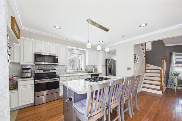206 Austin St, New Bedford, MA 02740
