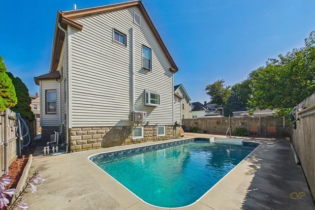 206 Austin St, New Bedford, MA 02740