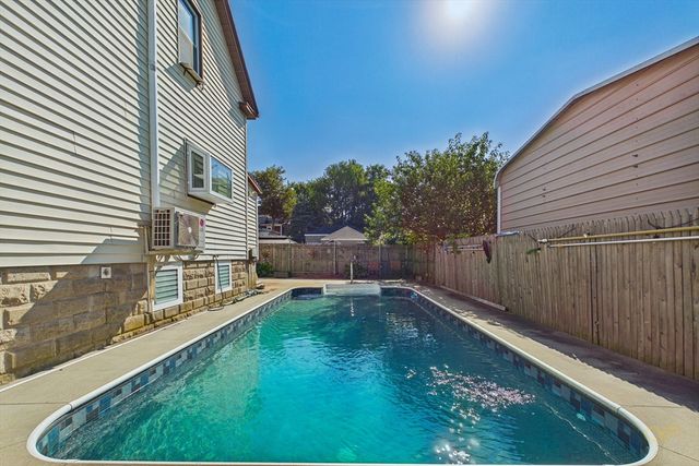 206 Austin St, New Bedford, MA 02740