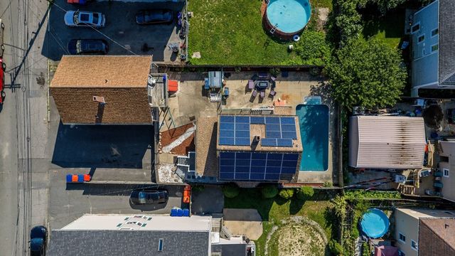 206 Austin St, New Bedford, MA 02740