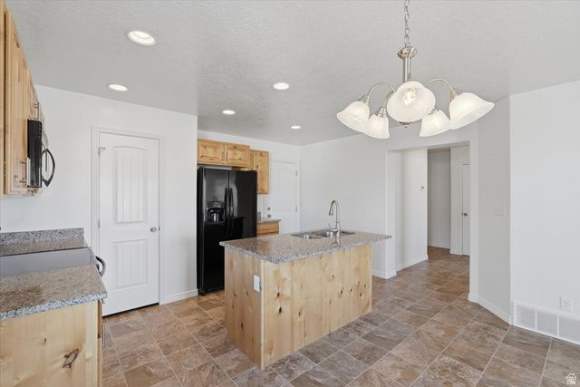 1218 N MOONLIGHT DR, Elk Ridge, UT 84651