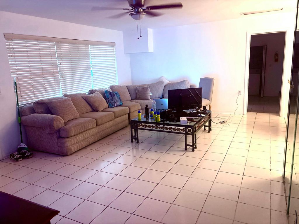 171 SE 28th Avenue, Boynton Beach, FL 33435