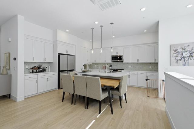 3045 El Camino Real 102, Santa Clara, CA 95051