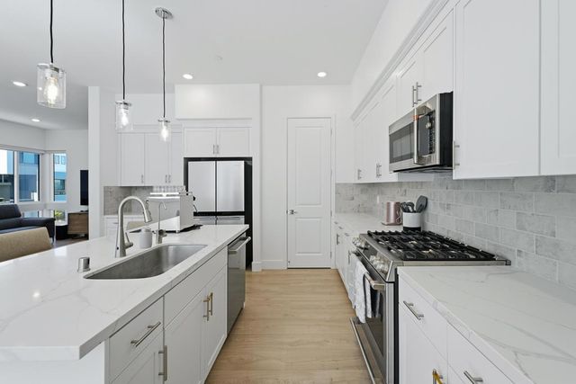 3045 El Camino Real 102, Santa Clara, CA 95051