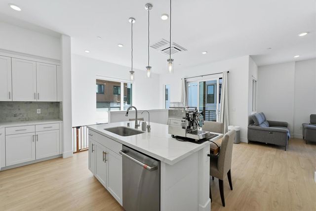 3045 El Camino Real 102, Santa Clara, CA 95051