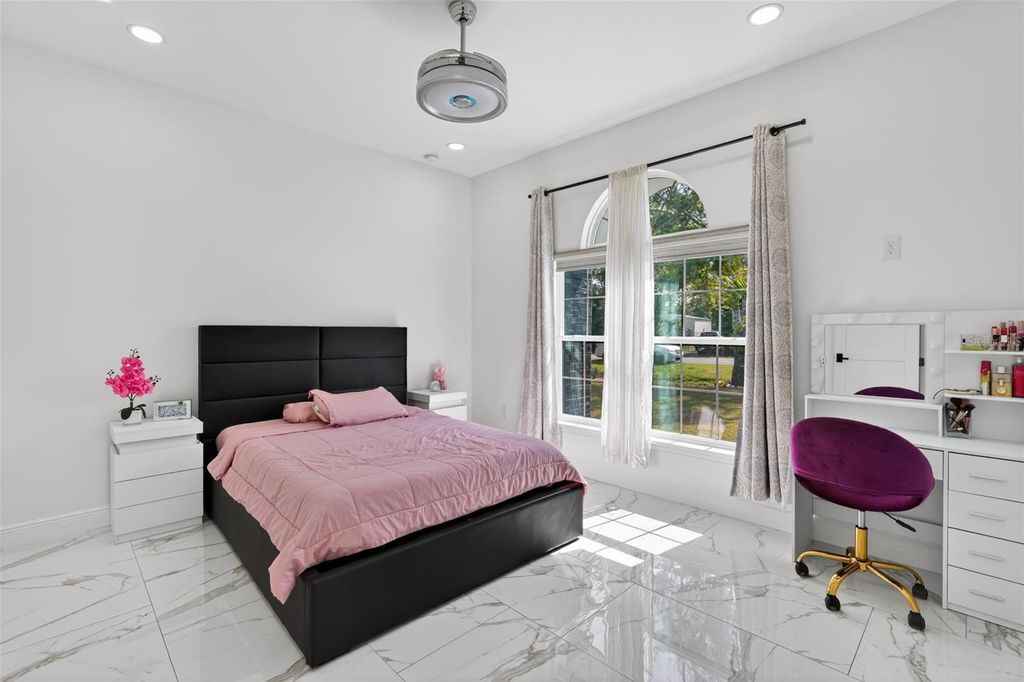 Image 18 of property listing at 6032 EDGERTON AVENUE, Orlando, FL 32833
