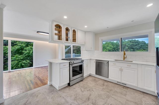 3 Beach Plum Drive, Northport, NY 11768
