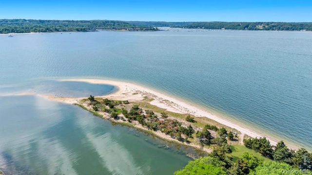 3 Beach Plum Drive, Northport, NY 11768