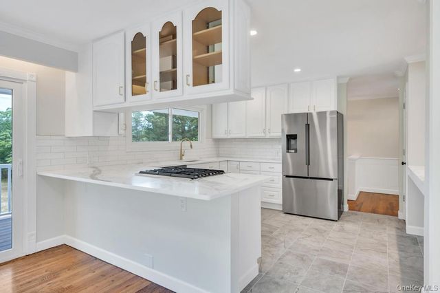 3 Beach Plum Drive, Northport, NY 11768