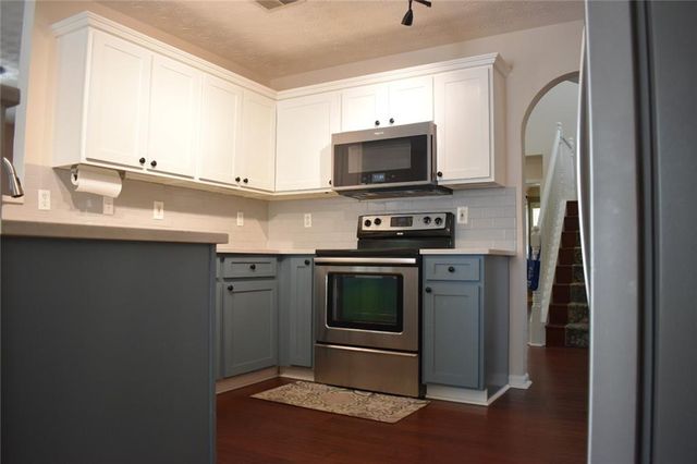 602 Penhollaway Court, Loganville, GA 30052