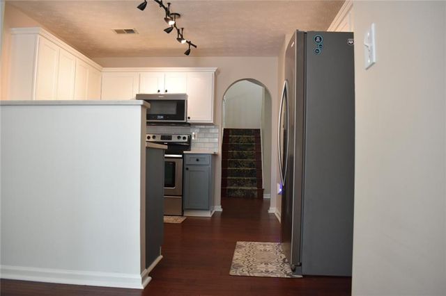 602 Penhollaway Court, Loganville, GA 30052