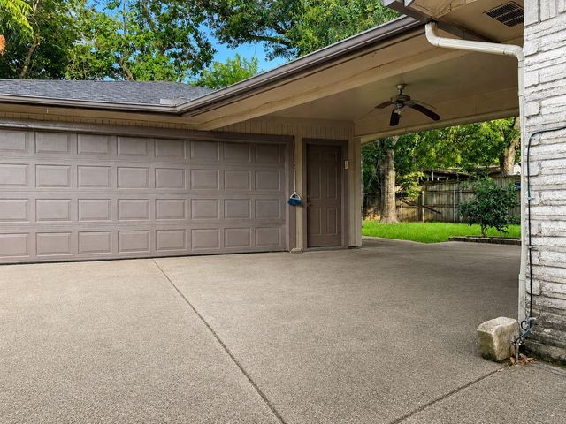 13126 Meadow Leaf Lane, Houston, TX 77039