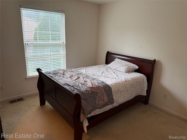 33693 Stonecrest Drive, Sterling Heights, MI 48312