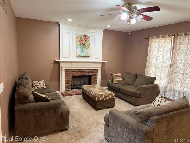 33693 Stonecrest Drive, Sterling Heights, MI 48312