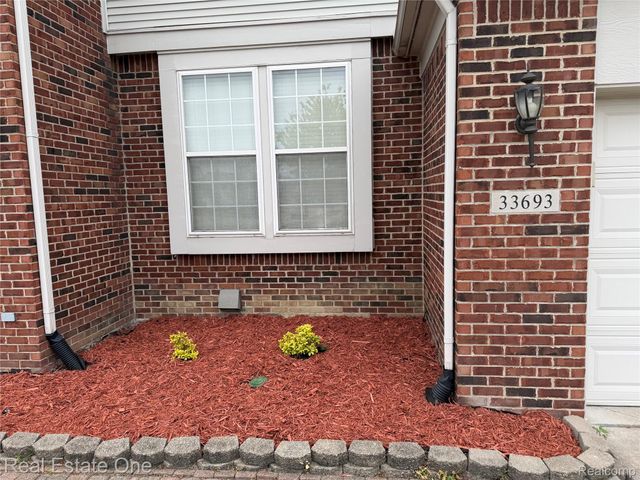 33693 Stonecrest Drive, Sterling Heights, MI 48312