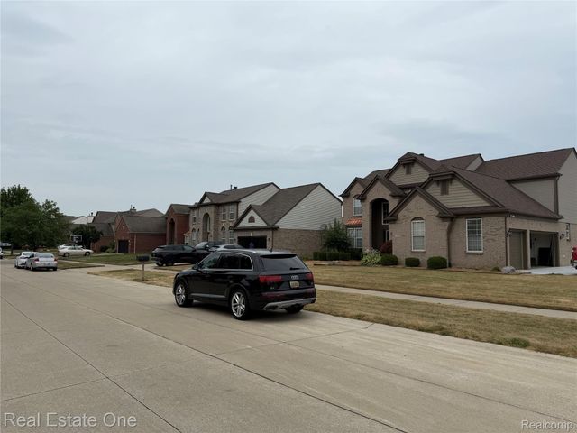 33693 Stonecrest Drive, Sterling Heights, MI 48312