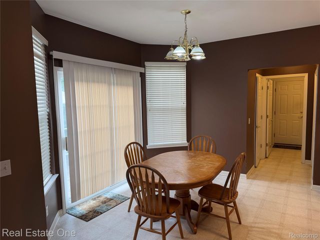 33693 Stonecrest Drive, Sterling Heights, MI 48312