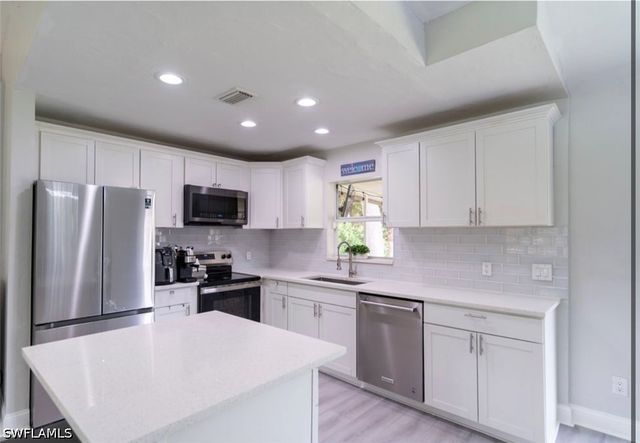 3470 White BLVD, Naples, FL 34117