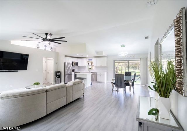 3470 White BLVD, Naples, FL 34117