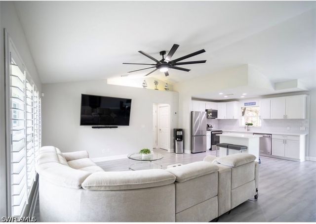 3470 White BLVD, Naples, FL 34117