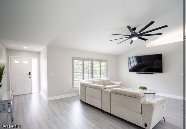 3470 White BLVD, Naples, FL 34117