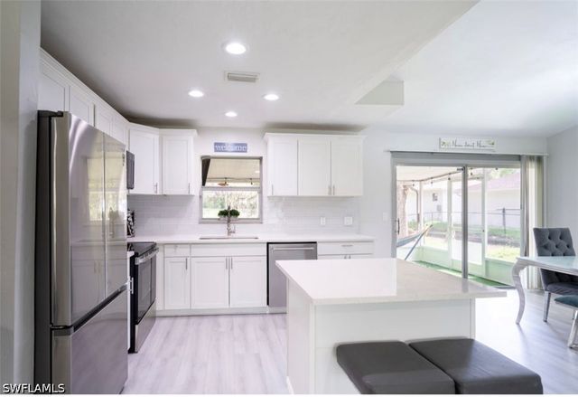 3470 White BLVD, Naples, FL 34117