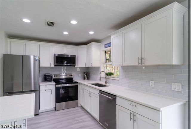 3470 White BLVD, Naples, FL 34117