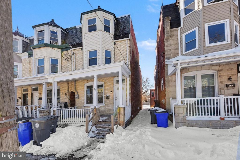 Image 1 of property listing at 332 OAK ST, Pottstown, PA 19464