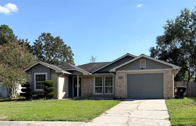 9838 Golden Eagle Street, Conroe, TX 77385