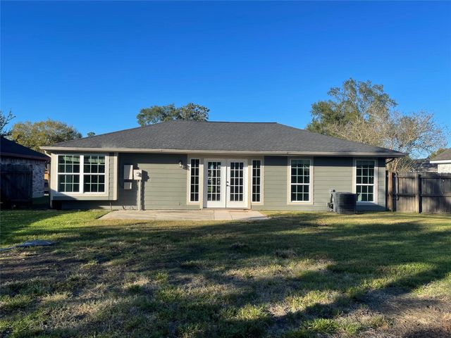 9838 Golden Eagle Street, Conroe, TX 77385