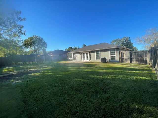 9838 Golden Eagle Street, Conroe, TX 77385