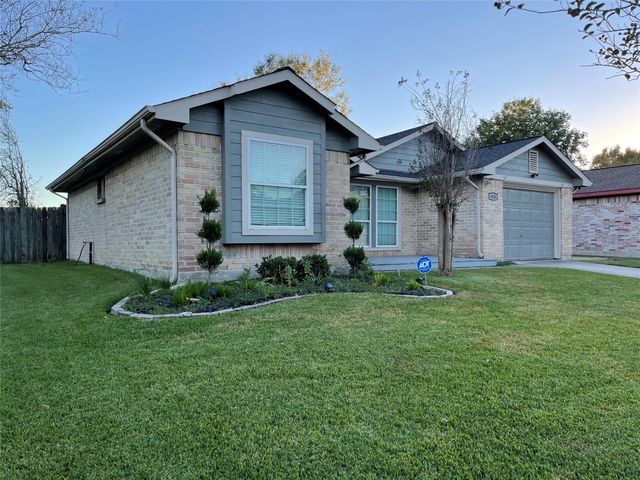 9838 Golden Eagle Street, Conroe, TX 77385