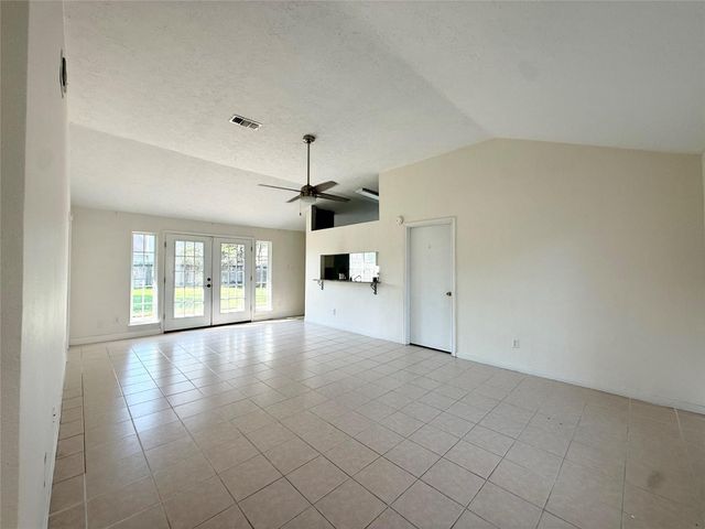 9838 Golden Eagle Street, Conroe, TX 77385