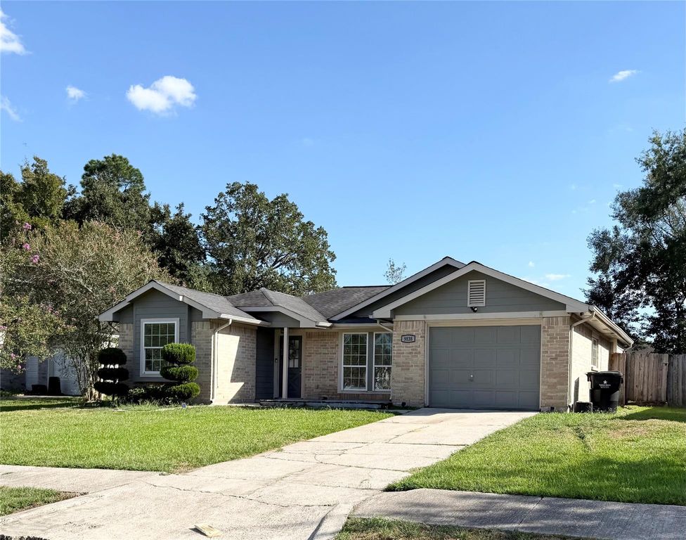 9838 Golden Eagle Street, Conroe, TX 77385