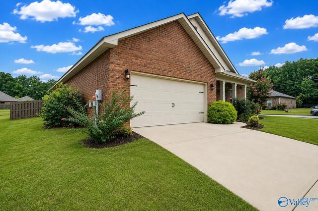 6500 Moon Crest Lane, Huntsville, AL 35806