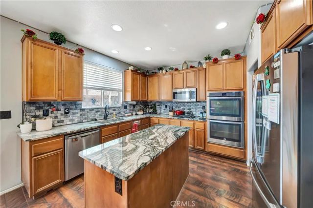 5818 W Avenue J15, Lancaster, CA 93536