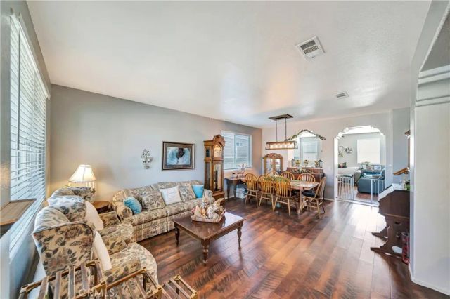 5818 W Avenue J15, Lancaster, CA 93536