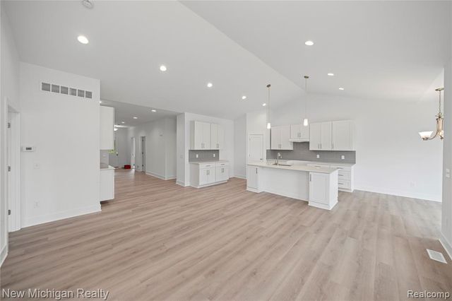 7453 Village Court, Davisburg, MI 48350