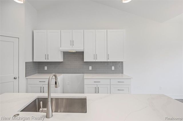 7453 Village Court, Davisburg, MI 48350