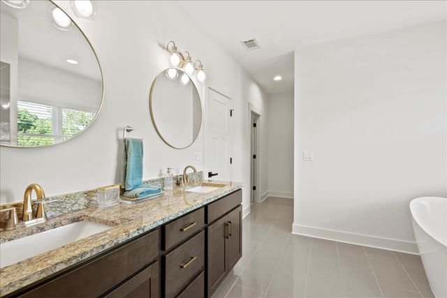 1229 N Avondale Cir, Nashville, TN 37207