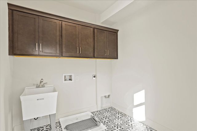 1229 N Avondale Cir, Nashville, TN 37207