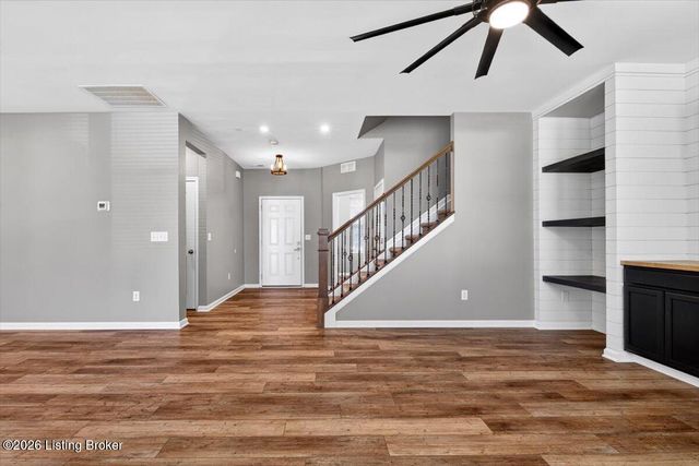 4001 Cobblestone Ln, La Grange, KY 40031