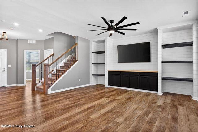 4001 Cobblestone Ln, La Grange, KY 40031