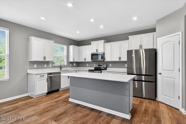 4001 Cobblestone Ln, La Grange, KY 40031