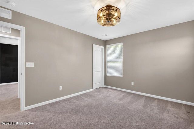 4001 Cobblestone Ln, La Grange, KY 40031