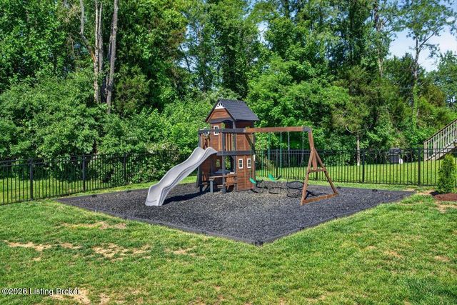4001 Cobblestone Ln, La Grange, KY 40031